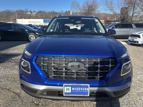 Used 2025 Hyundai Venue Limited image 8