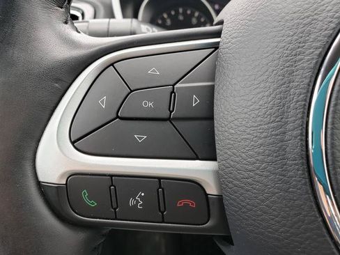 Used 2018 Jeep Compass Latitude w/ Popular Equipment Group FWD image 26