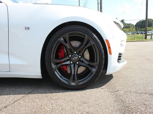 Used 2021 Chevrolet Camaro SS image 6