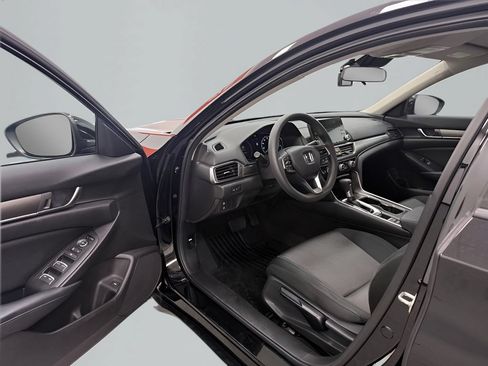 Used 2018 Honda Accord LX image 10