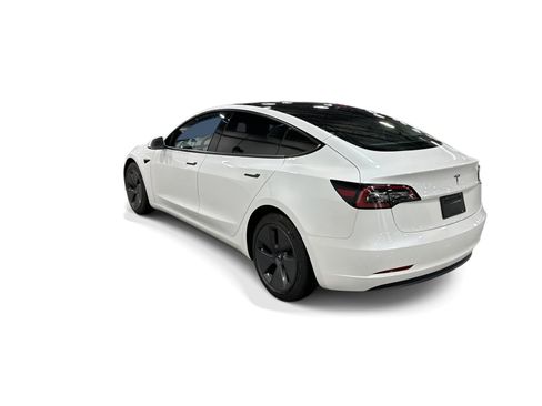 Certified 2023 Tesla Model 3 Standard Range RWD image 4