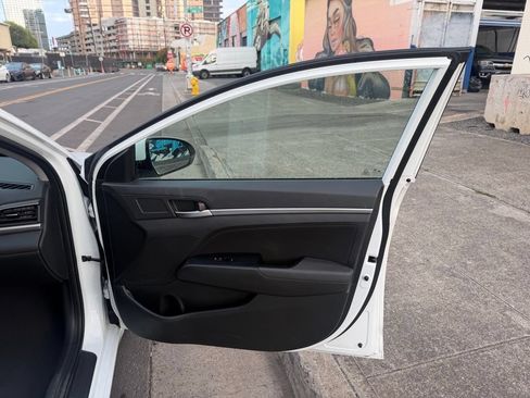 Used 2019 Hyundai Elantra Value Edition w/ Cargo Package FWD image 8
