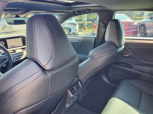 Used 2024 Lexus ES 350 F Sport image 11