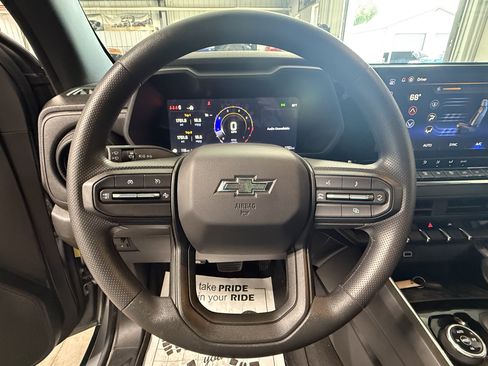 Used 2026 Chevrolet Colorado Trail Boss AWD/4WD image 17