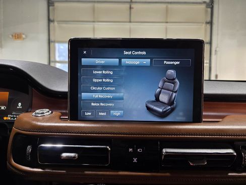 Used 2020 Lincoln Aviator Reserve w/ Equipment Group 202A AWD/4WD image 39
