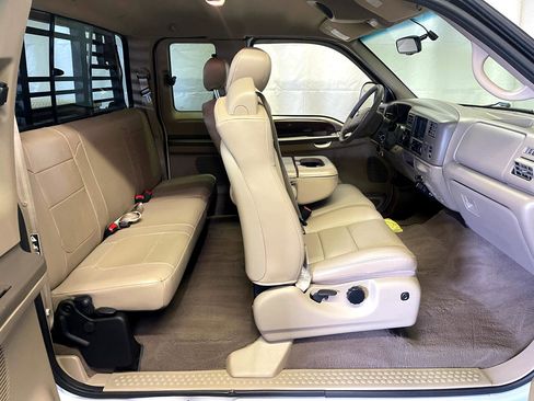 Used 2001 Ford F250 Lariat image 14