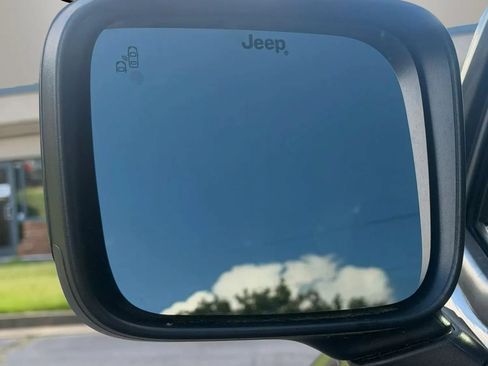Used 2019 Jeep Renegade Latitude w/ Safety & Security Group II FWD image 52