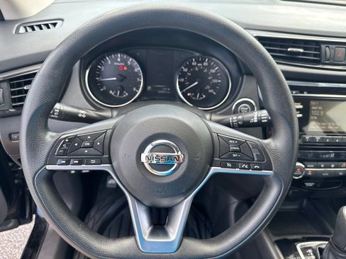 Used 2017 Nissan Rogue Sport SV FWD image 31