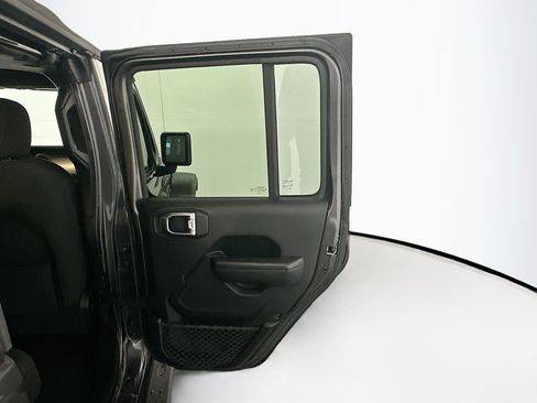 Used 2018 Jeep Wrangler Unlimited Sport S AWD/4WD image 27