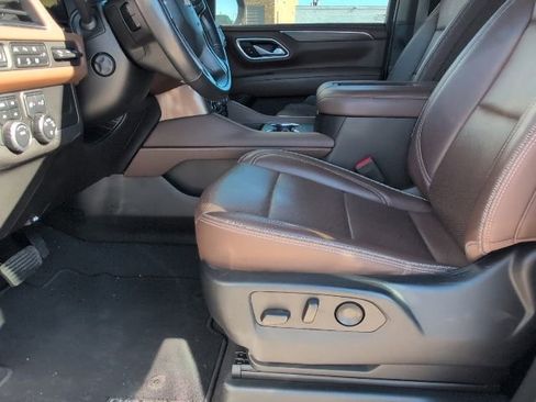 Used 2022 Chevrolet Tahoe High Country image 9