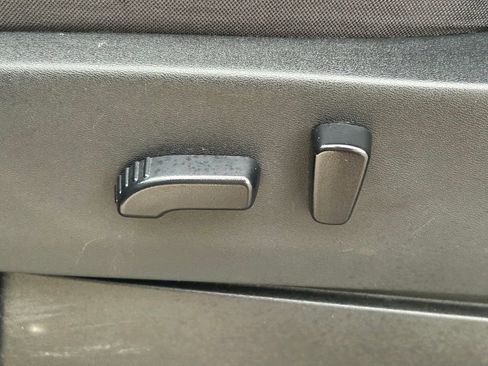 Used 2022 Nissan Frontier SV image 23