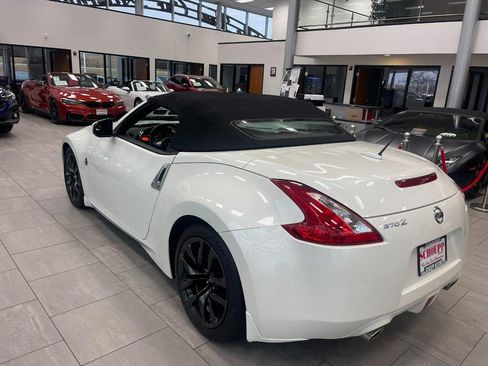 Used 2017 Nissan 370Z Touring image 31