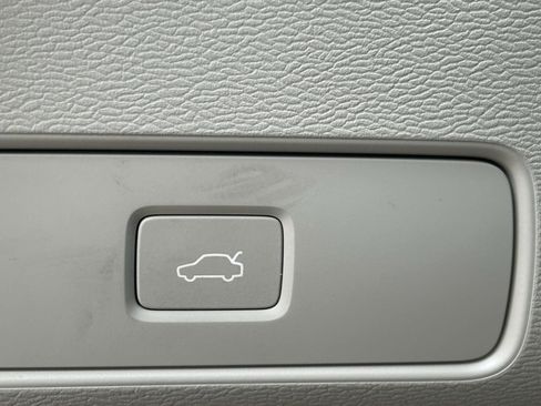 Certified 2023 Volvo XC40 B5 Plus w/ Driver Assist Package image 21