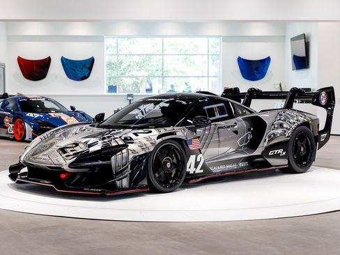 Used 2020 McLaren Senna RWD image 6
