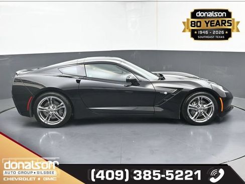 Used 2016 Chevrolet Corvette Stingray Coupe RWD image 2