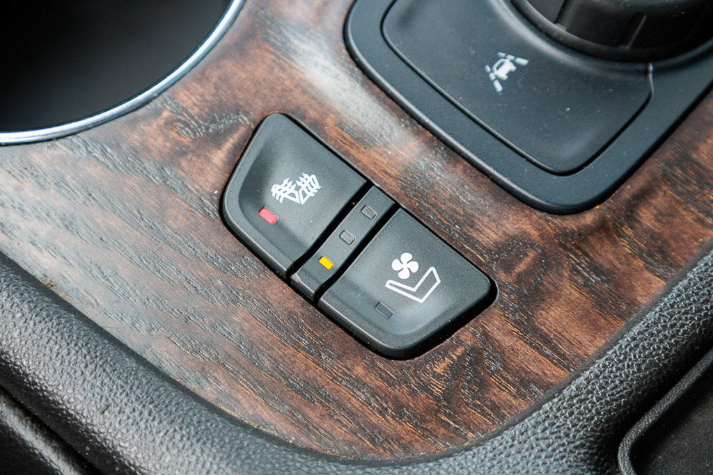 Used 2020 GMC Acadia Denali AWD/4WD image 10