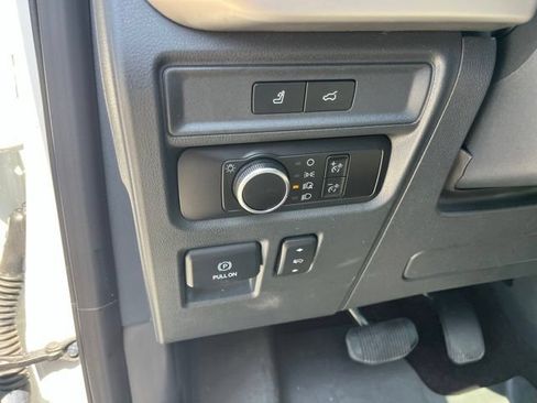 Used 2023 Ford Expedition XLT RWD image 17