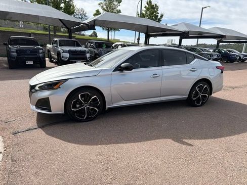 Used 2024 Nissan Altima 2.5 SR w/ SR Premium Package AWD/4WD image 4