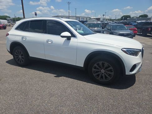 Used 2024 Mercedes-Benz GLC 300 4MATIC image 8