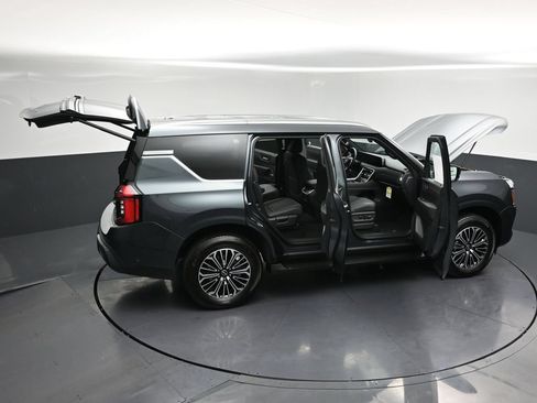 New 2026 Nissan Armada SL w/ Captain's Chari Seat Package AWD/4WD image 33