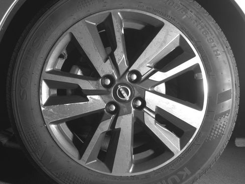 Used 2025 Nissan Versa SV image 12