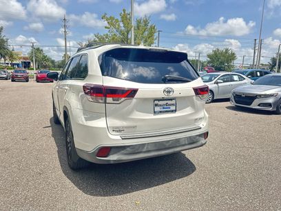 Used 2019 Toyota Highlander SE