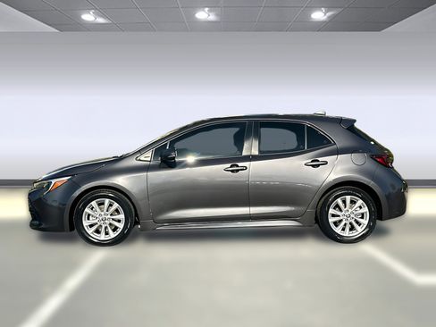 Used 2023 Toyota Corolla SE image 2