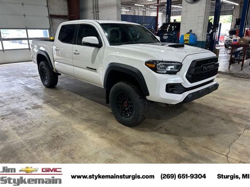 Used 2022 Toyota Tacoma TRD Pro AWD/4WD image 5