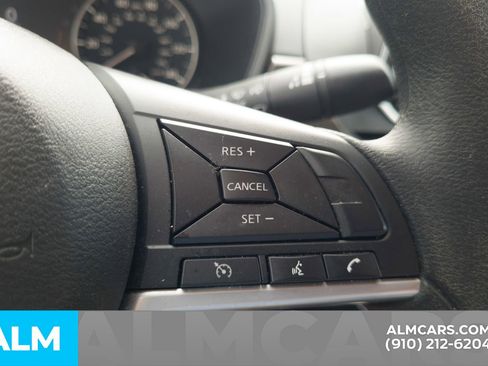 Used 2025 Nissan Altima 2.5 SV FWD image 13