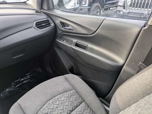 Used 2024 Chevrolet Equinox LT FWD image 18