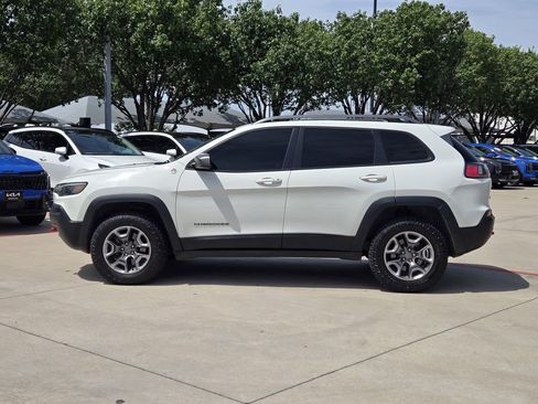 Used 2019 Jeep Cherokee Trailhawk w/ Comfort/Convenience Group AWD/4WD image 12