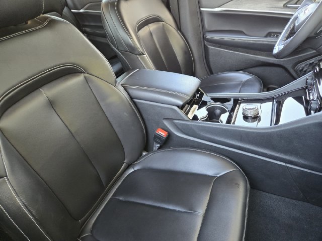 Used 2023 Jeep Grand Cherokee L Limited RWD image 10