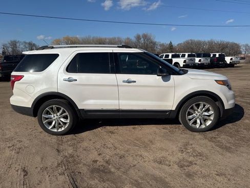 Used 2014 Ford Explorer XLT w/ Equipment Group 202A image 12