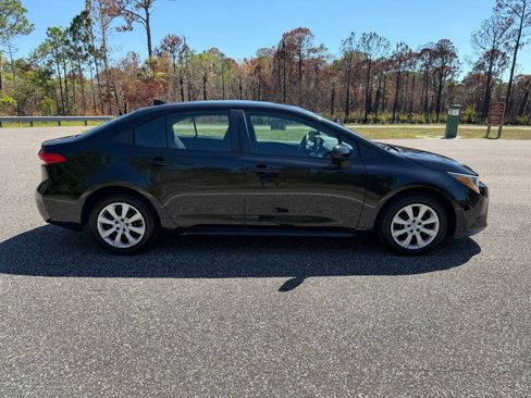 Used 2022 Toyota Corolla LE FWD image 6