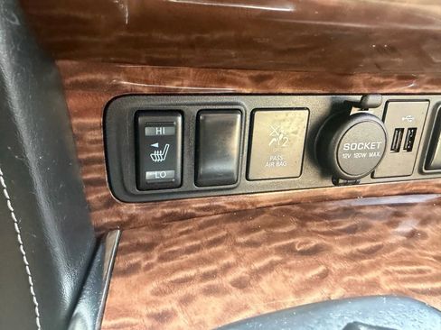 Used 2018 Nissan Armada SL w/ Premium Package image 21
