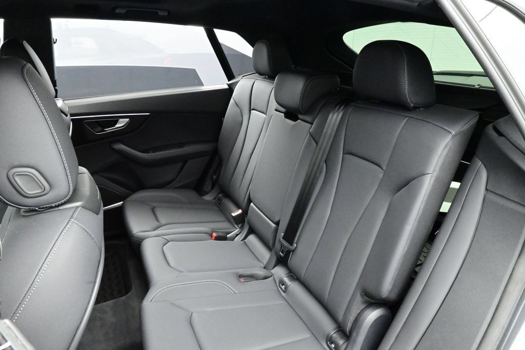 Used 2025 Audi Q8 Premium Plus AWD/4WD image 13