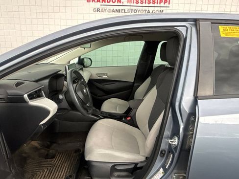Used 2021 Toyota Corolla LE FWD image 4