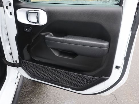 Used 2025 Jeep Gladiator Sport image 34