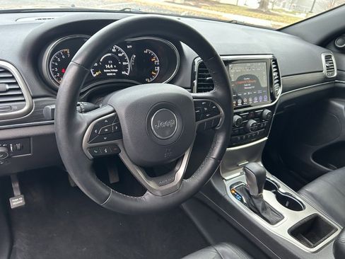 Used 2019 Jeep Grand Cherokee Limited image 2