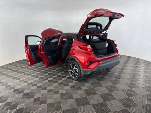Used 2020 Toyota C-HR XLE FWD image 21