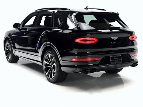 New 2025 Bentley Bentayga V8 image 4