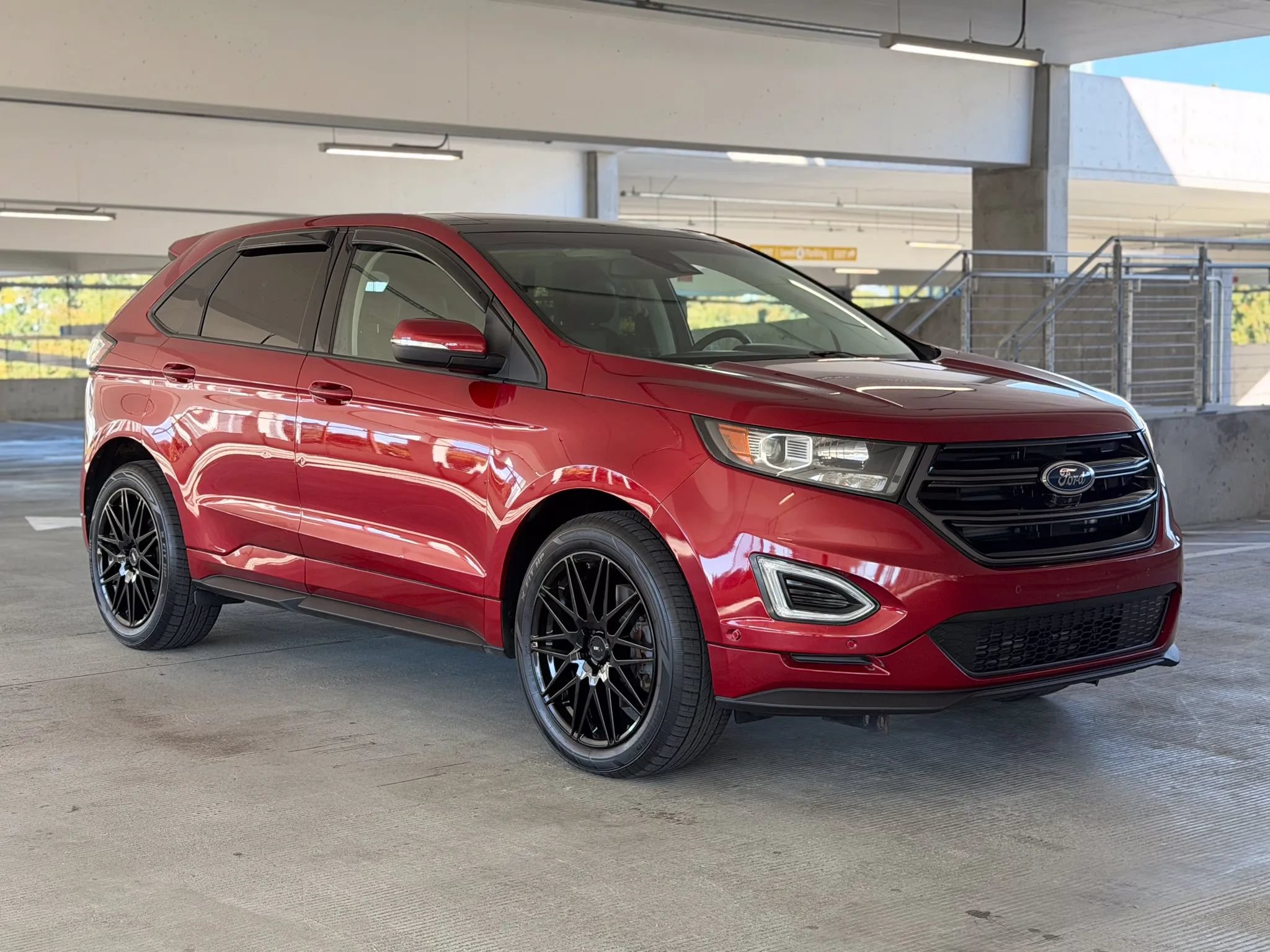 Used 2018 Ford Edge Sport w/ Equipment Group 401A AWD/4WD image 3