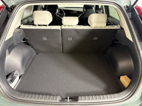 New 2026 Kia Niro EX FWD image 18