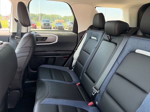 Used 2025 Ford Bronco Sport Outer Banks AWD/4WD image 28