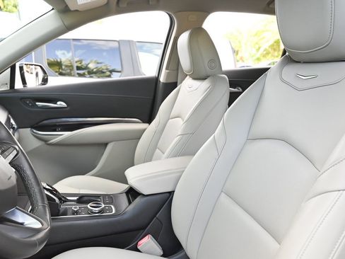 Used 2021 Cadillac XT4 Luxury image 11