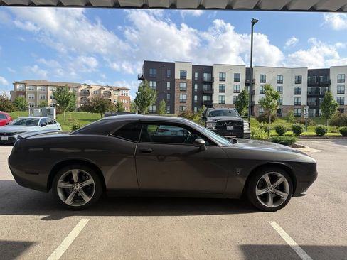 Used 2018 Dodge Challenger R/T RWD image 4