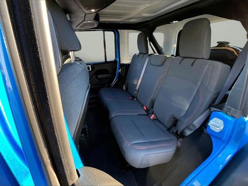 Certified 2024 Jeep Wrangler Unlimited Rubicon w/ Technology Group image 22