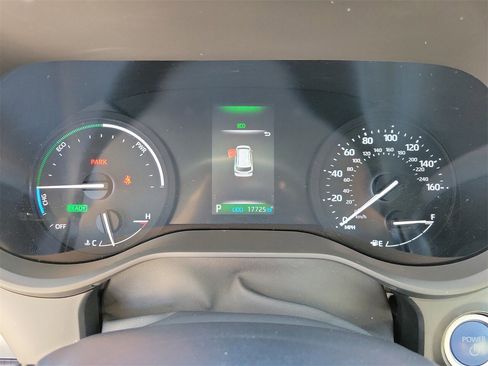 Used 2024 Toyota Sienna XLE image 23