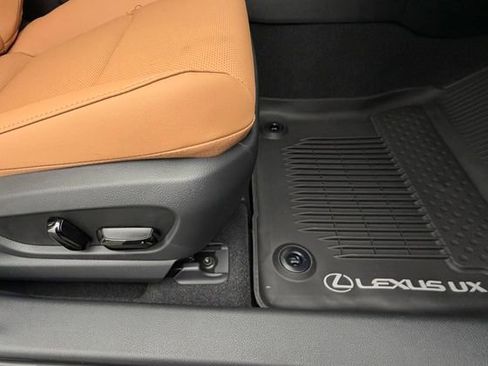 New 2026 Lexus UX 300h AWD image 19