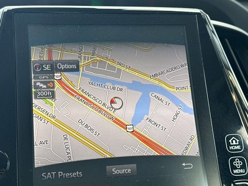 Used 2017 Toyota Prius Prime Premium image 23